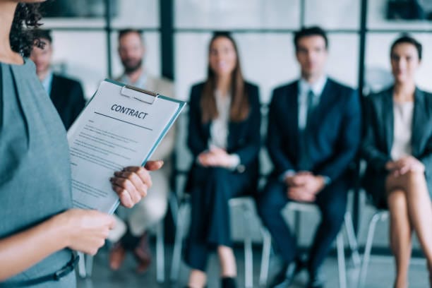 Executive candidate considering employer brand during interview process